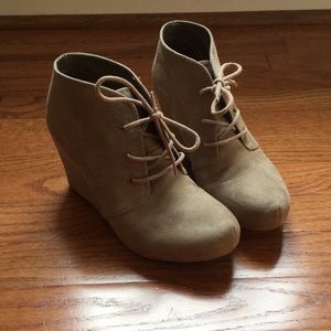 X-Appeal wedge boots SIZE: 7